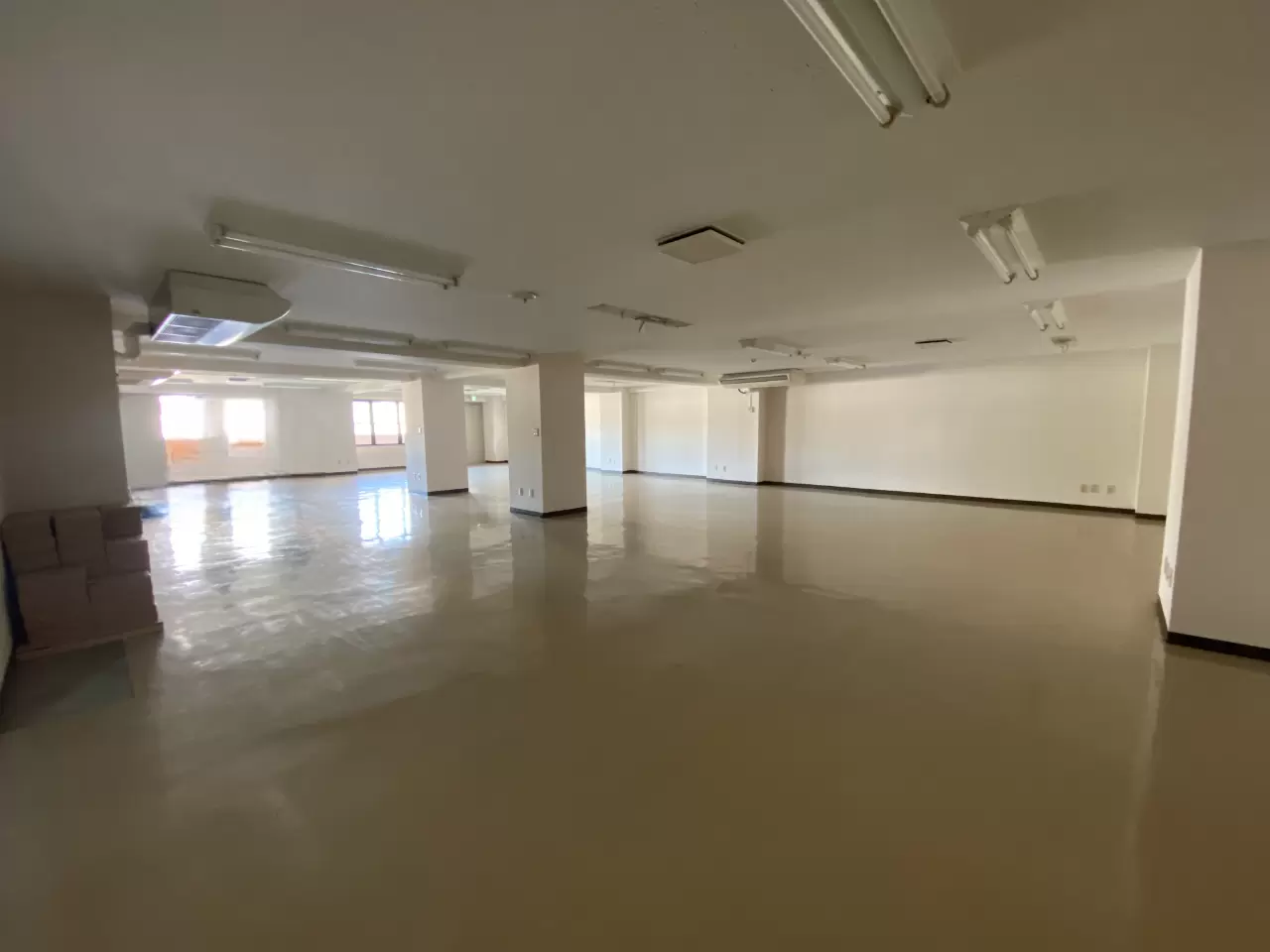 神奈川県横浜市神奈川区三枚町の倉庫