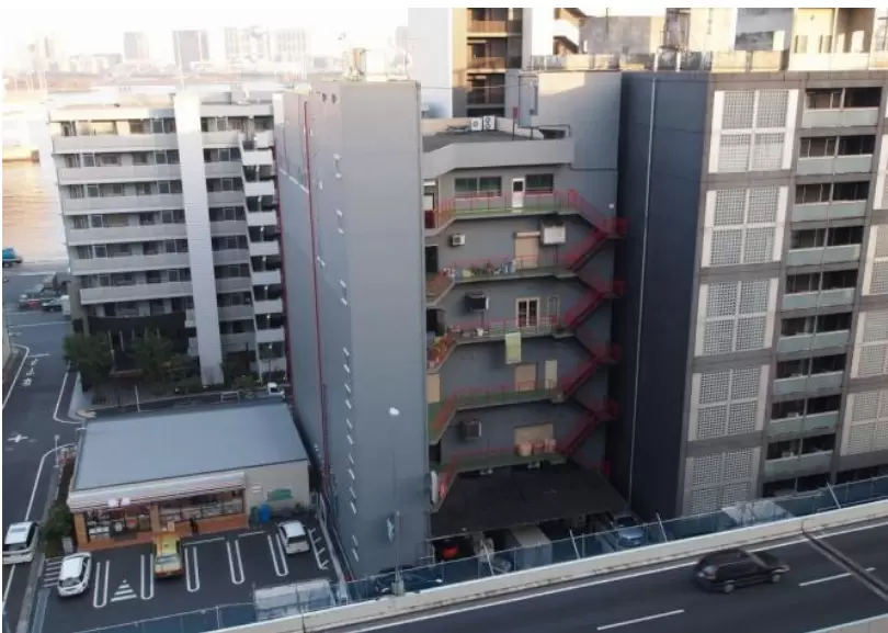 東京都港区海岸の倉庫