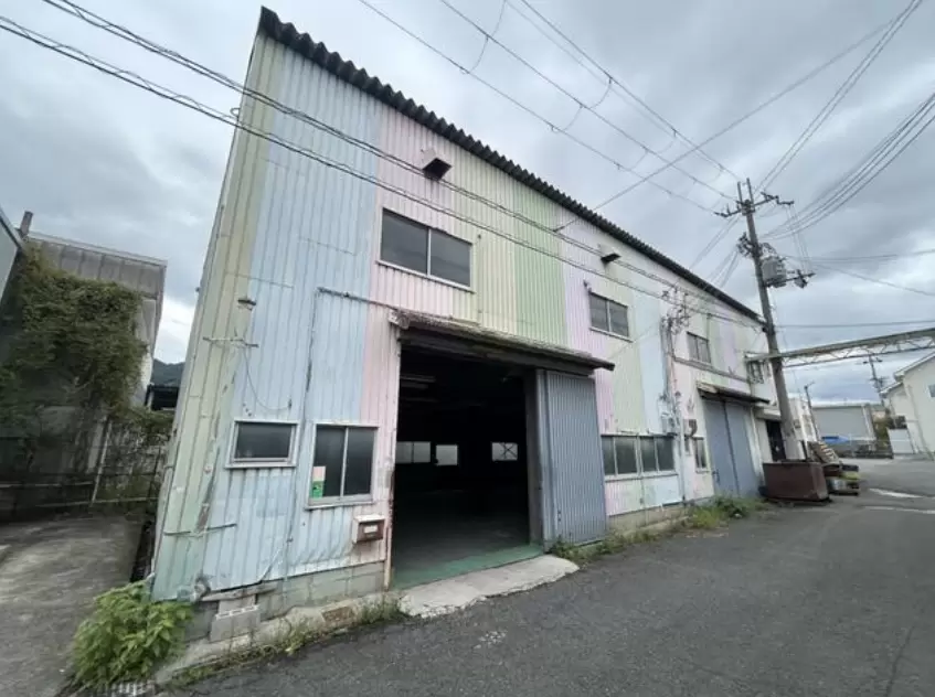 大阪府八尾市楽音寺の倉庫